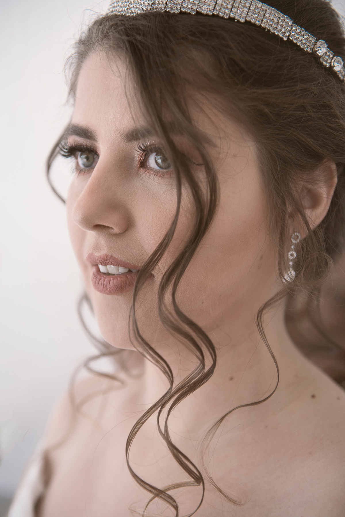 o fotógrafo trabalha como se não estivesse presente no local