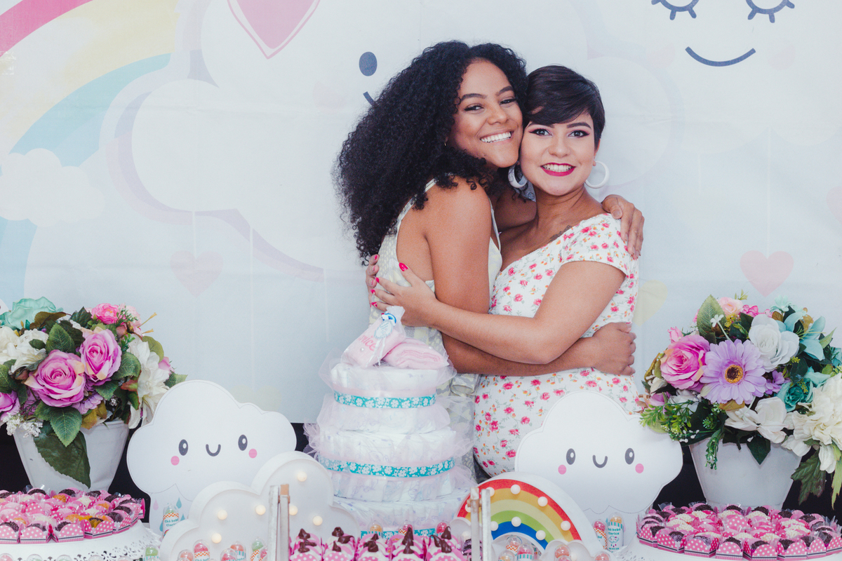 felicidade e alegria no chá de bebê