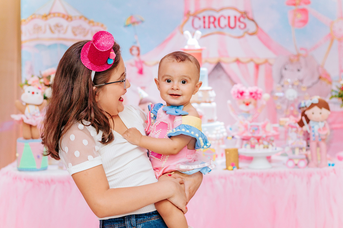 fotos da decoração circo rosa