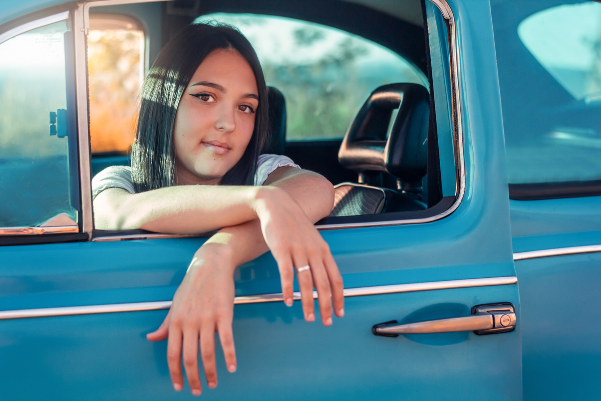 Ensaio fotográfico vintage com fusca azul em Campo Limpo Paulista