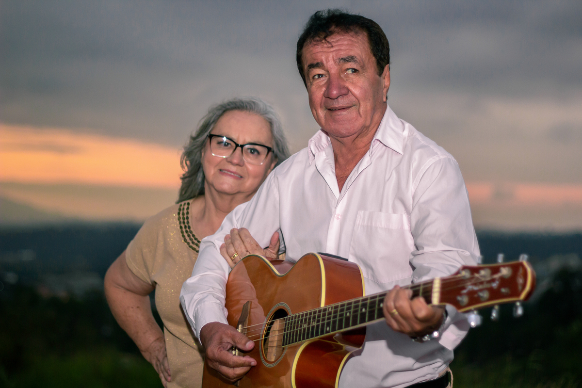 Melodias de amor: o violão dá um toque especial às fotos