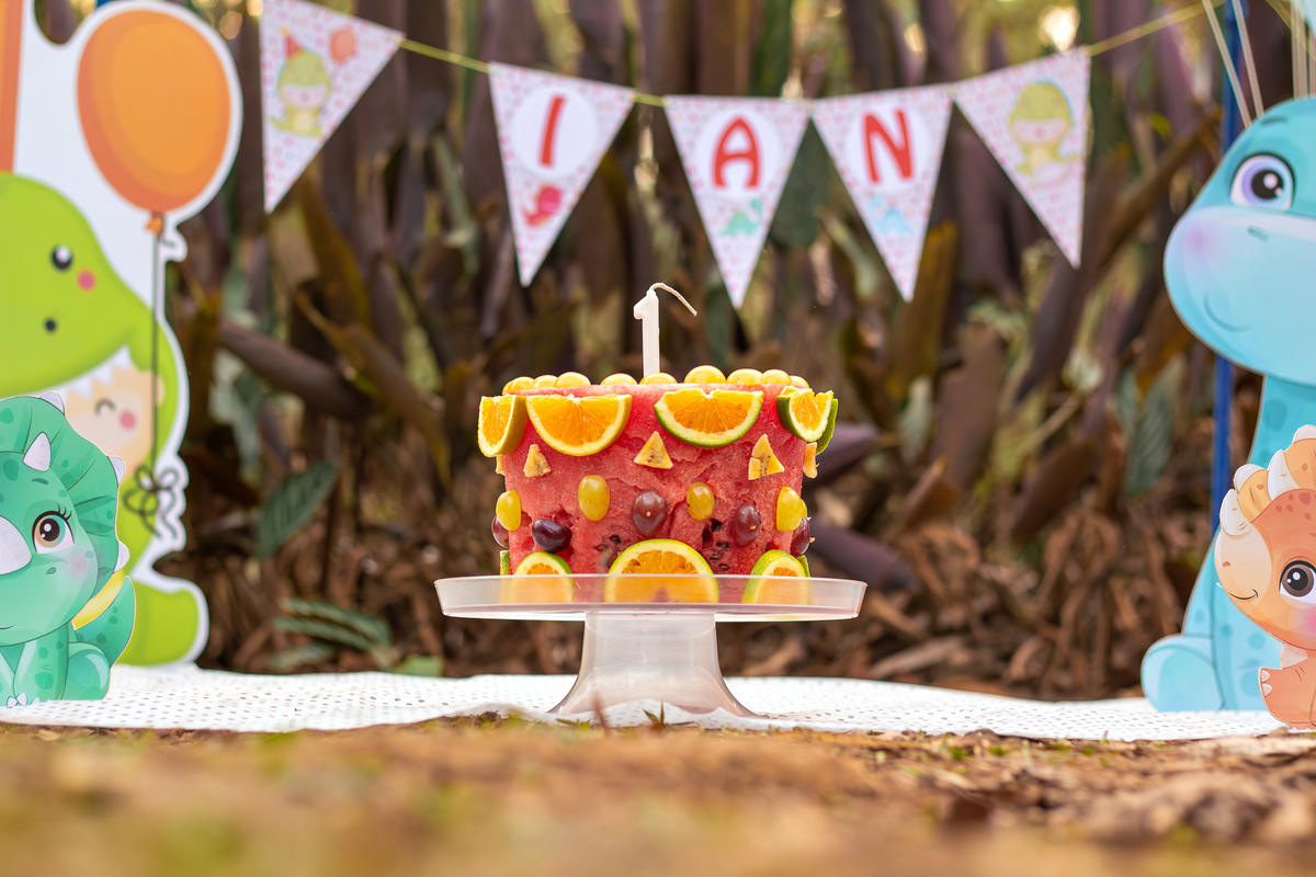 Bolo de frutas para ensaio infantil