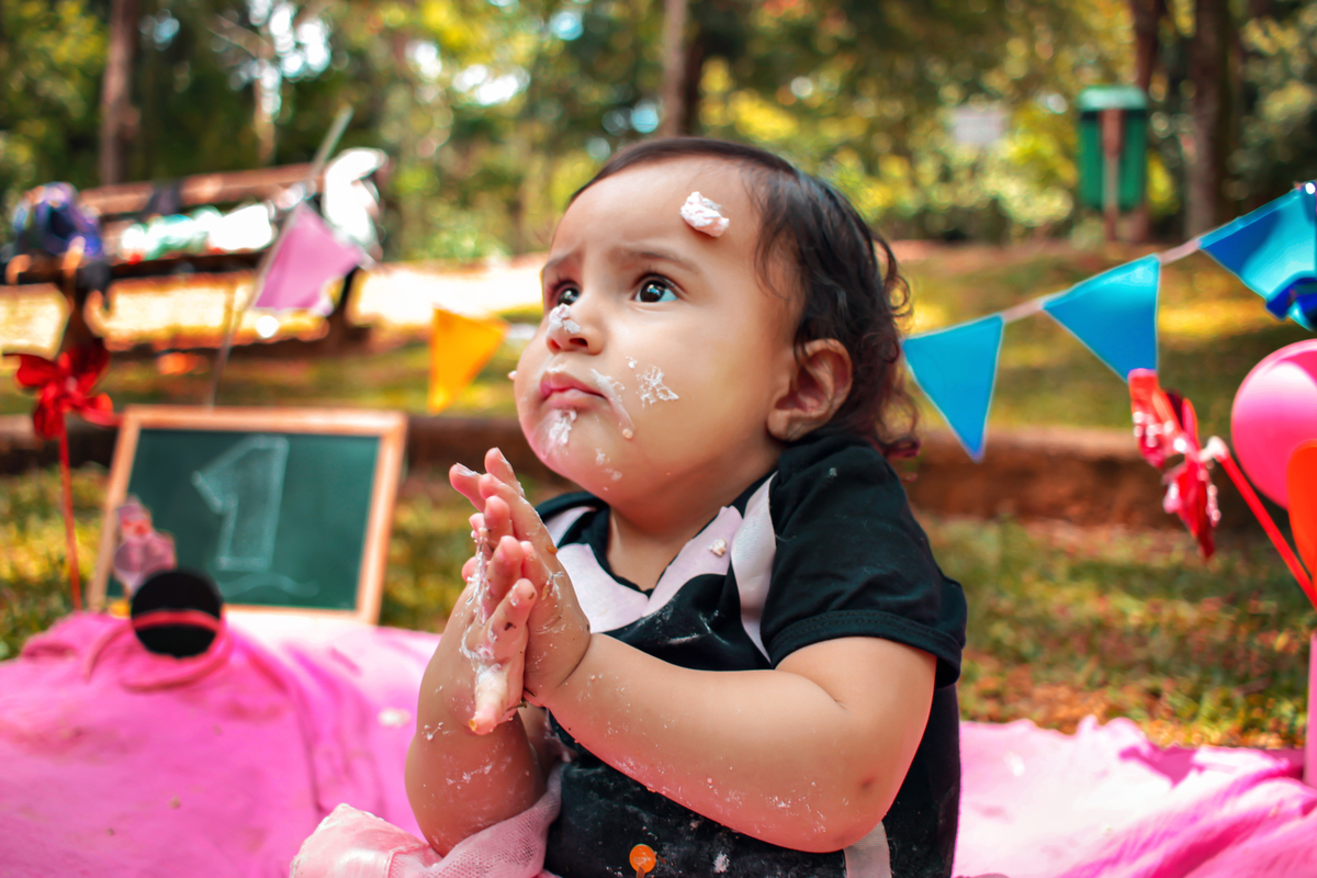 Ensaio fotográfico criativo de aniversário infantil