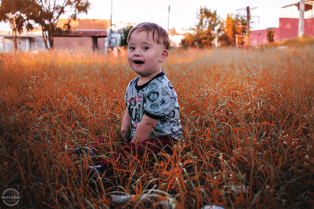 Alegria pura: Capturando a essência da inocência na infância de Luan