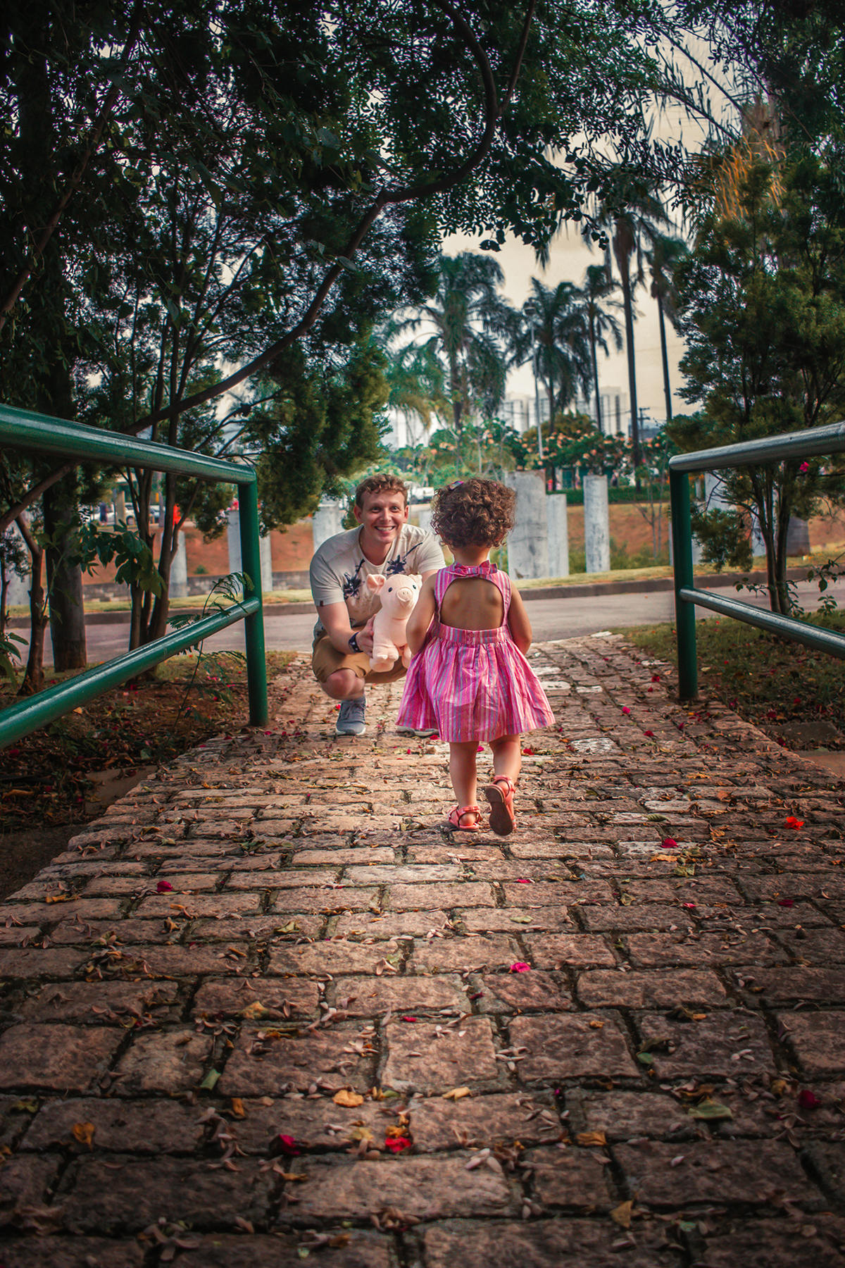Amor em família: Sorrisos e abraços no Jardim Botânico de Jundiaí