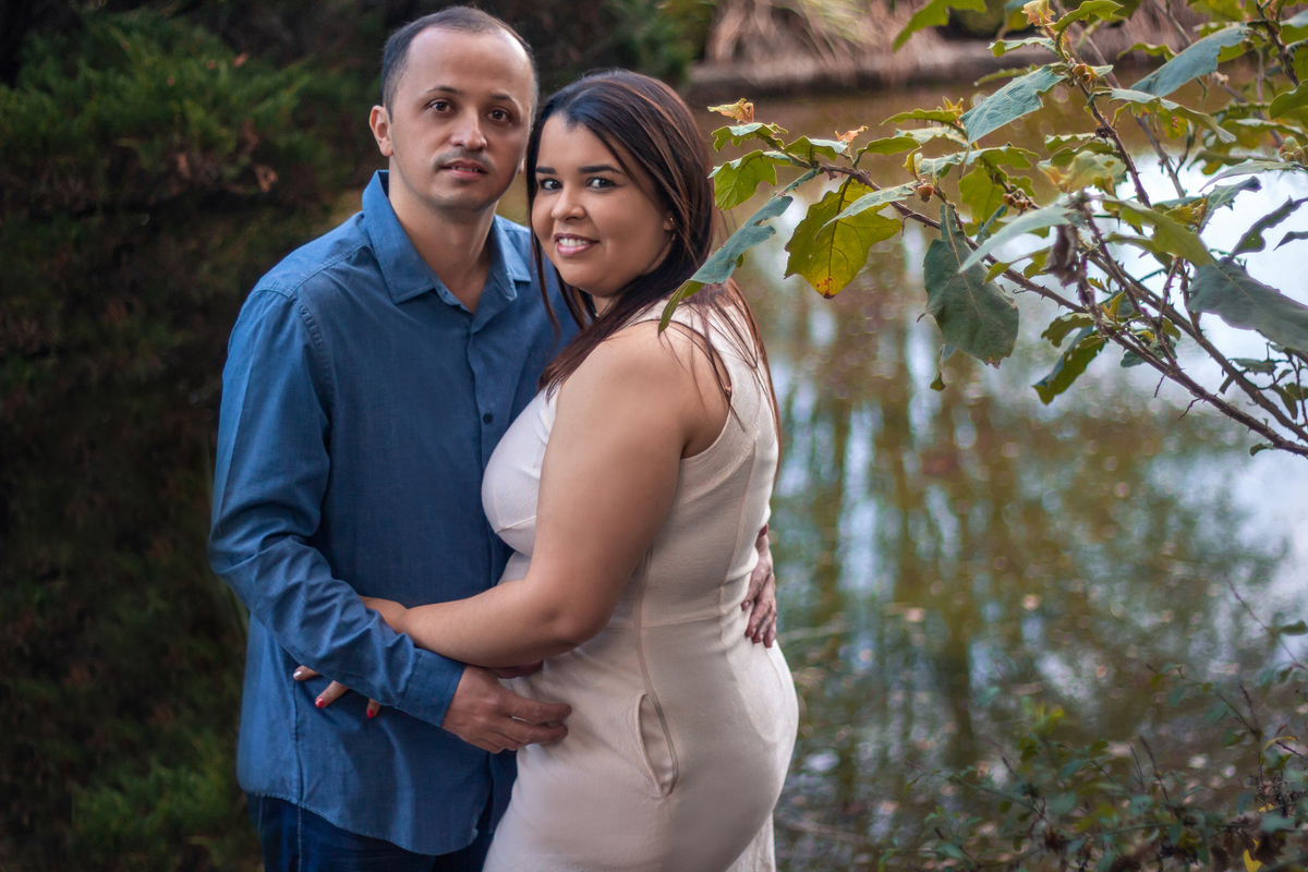 Ensaio Pré-Casamento de Renata: Capturando a felicidade antes do grande dia no Jardim Botânico de Jundiaí