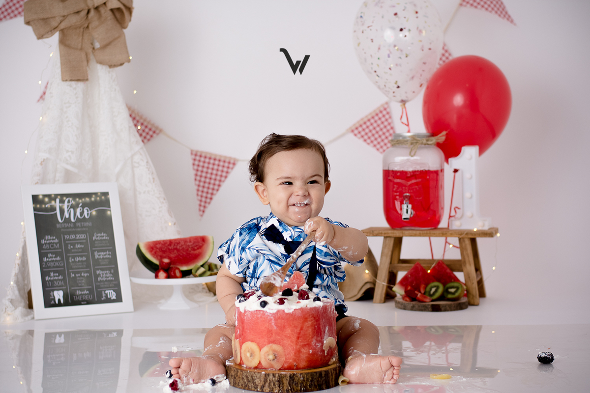 weclick fotógrafos évora smash the cake smash the fruit bolo fruta sessão fotográfica estúdio primeiro aniversário um ano