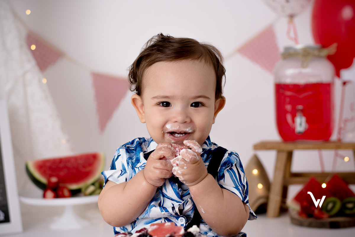 weclick fotógrafos évora smash the cake smash the fruit bolo fruta sessão fotográfica estúdio primeiro aniversário um ano