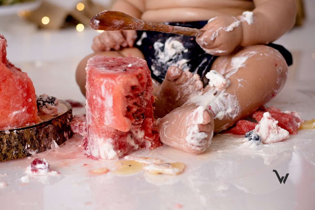 weclick fotógrafos évora smash the cake smash the fruit bolo fruta sessão fotográfica estúdio primeiro aniversário um ano