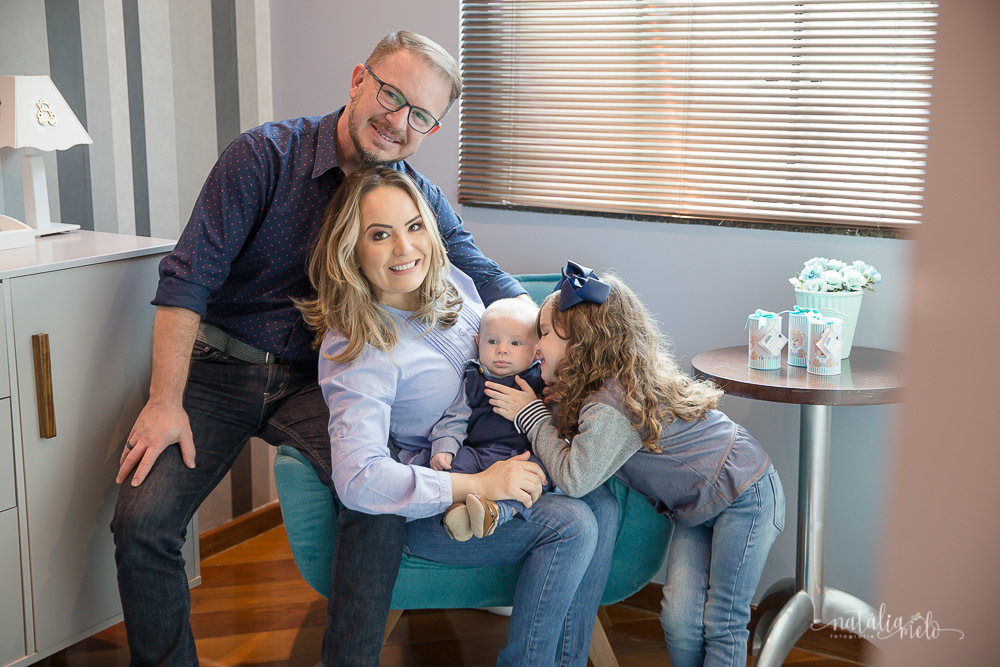 ensaio de acompanhamento fotográfico de bebê de 3 meses em casa - Contagem - MG - Natália Melo Fotografia