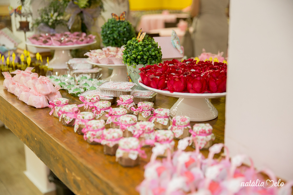 festa de aniversário de 8 anos infantil com o tema jardim encantado no Buffet 1,2 e Já em Belo Horizonte - MG