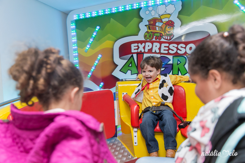 Aniversário de 3 anos do Miguel no tema Toy Story no Buffet Expresso Alegria em Belo Horizonte - MG, Fotos da Fotógrafa Natália Melo