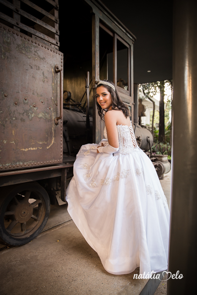 ensaio fotografico de 15 anos feito no museu abilio barreto e belo horizonte - mg, pela fotografa nataliamelo
