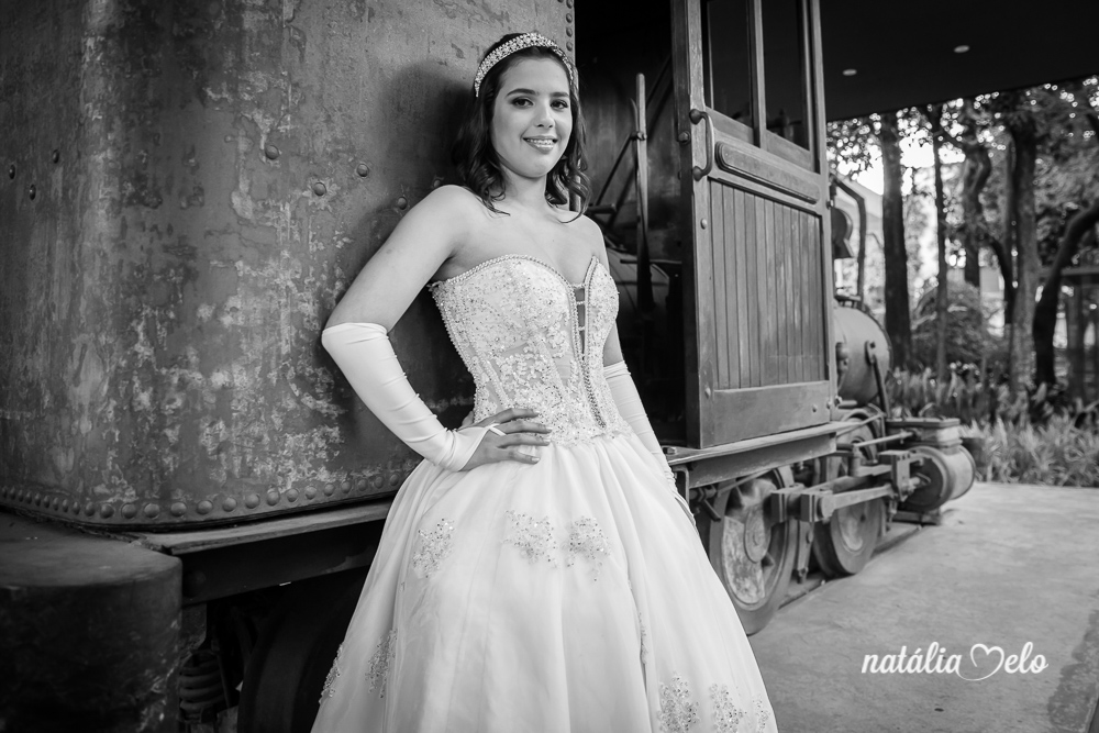 ensaio fotografico de 15 anos feito no museu abilio barreto e belo horizonte - mg, pela fotografa nataliamelo