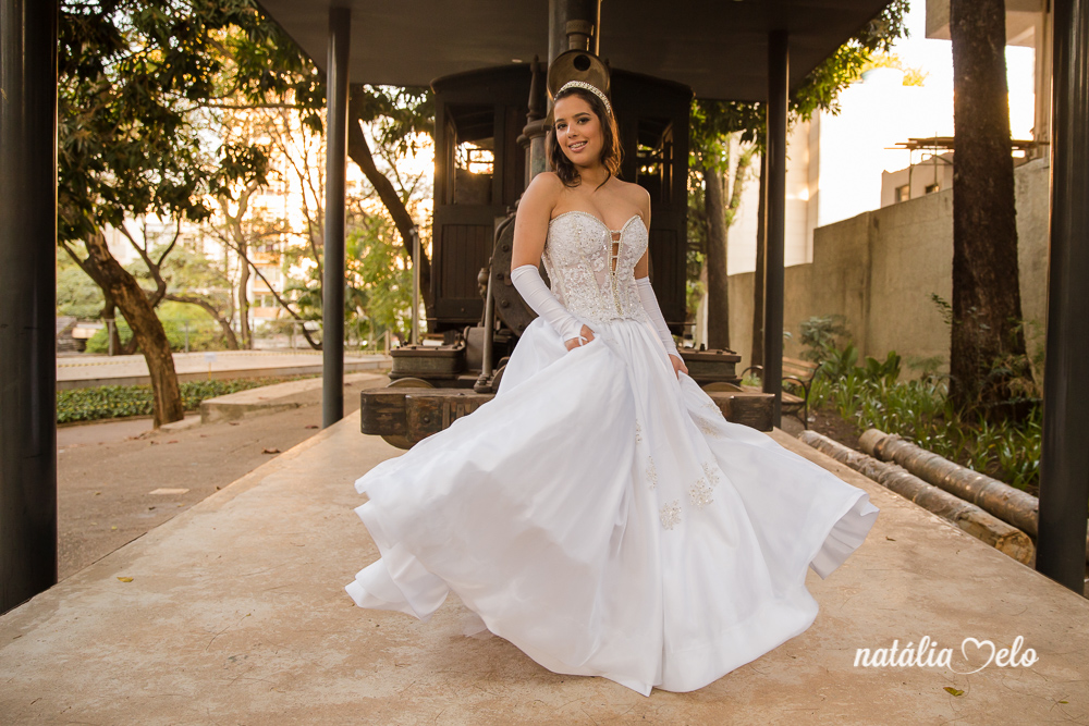 ensaio fotografico de 15 anos feito no museu abilio barreto e belo horizonte - mg, pela fotografa nataliamelo