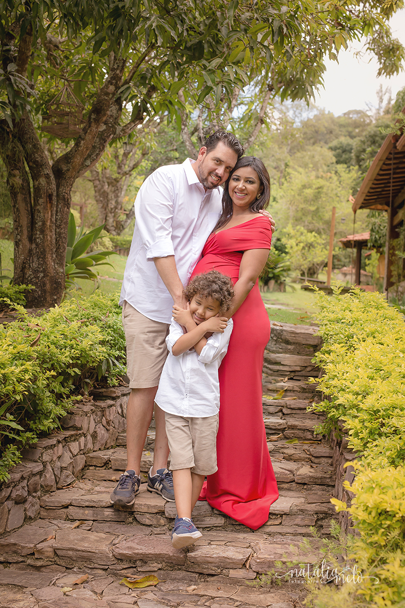 Gestante com esposo e filho em Esmeraldas - MG por Natália Melo Fotografia