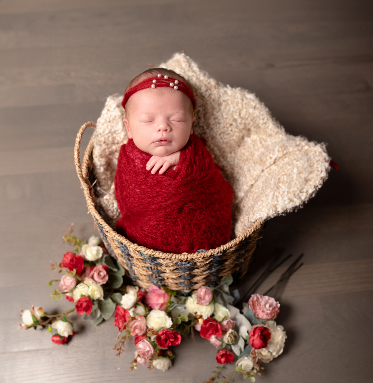 Newborn baby girl in soft neutral styling – Burnaby newborn photographer