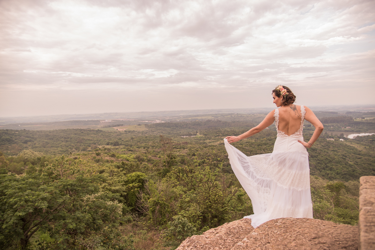 ensaio-casal-trash-the-dress-street-wedding-junior-prado-everton-rosa-vestido-de-casamento-sereia-destination-elopement-fotografo-licenciado-piracicaba