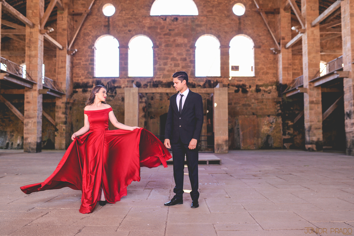 street-wedding-junior-prado-vestido-de-casamento-sereia-vireinoiva-voucasar-vermelho-madrinhas-decoraçao-buque-makeup-fvtb-blogdenoiva-noivas-2019-fernanda prado-virei noiva- vou casar- boho-