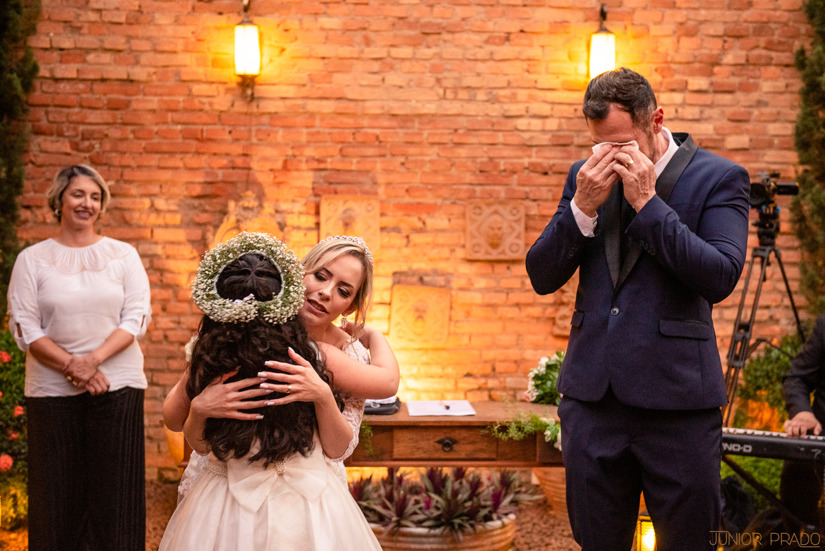 street-wedding-junior-prado-vestido-de-casamento-sereia-vireinoiva-voucasar-vermelho-madrinhas-decoraçao-buque-makeup-fvtb-blogdenoiva-noivas-2019