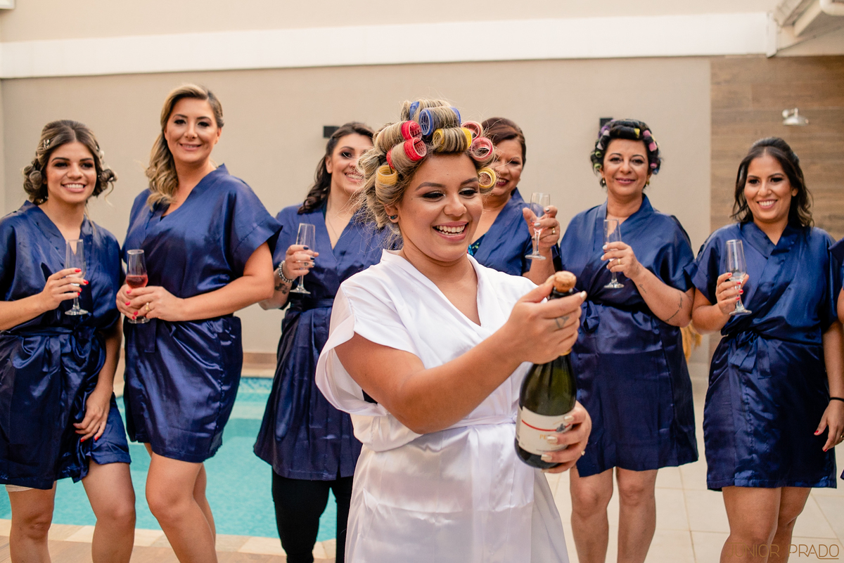 street-wedding-junior-prado-vestido-de-casamento-sereia-vireinoiva-voucasar-vermelho-madrinhas-decoraçao-buque-makeup-fvtb-blogdenoiva-noivas-