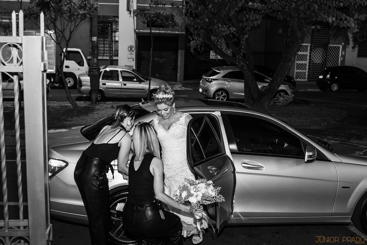 street-wedding-junior-prado-vestido-de-casamento-sereia-vireinoiva-voucasar-vermelho-madrinhas-decoraçao-buque-makeup-fvtb-blogdenoiva-noivas-2019