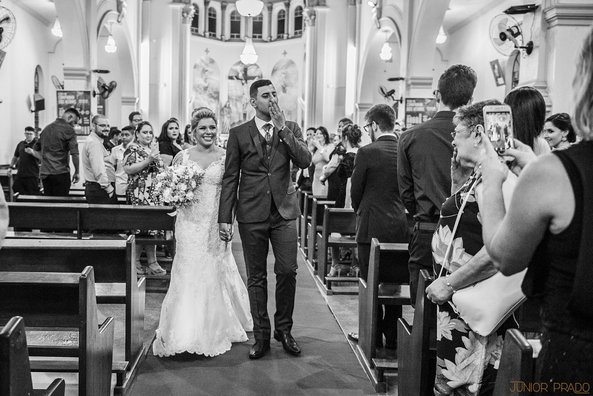 street-wedding-junior-prado-vestido-de-casamento-sereia-vireinoiva-voucasar-vermelho-madrinhas-decoraçao-buque-makeup-fvtb-blogdenoiva-noivas-2019