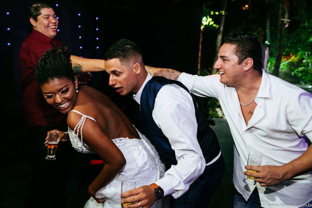  Léo Araújo Fotografia - Fotógrafo de Casamento RJ - Casamento - Fotografia de Casamento RJ - Pista de dança - Noivos dançando