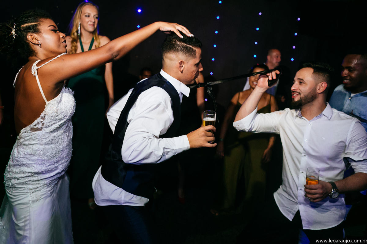  Léo Araújo Fotografia - Fotógrafo de Casamento RJ - Casamento - Fotografia de Casamento RJ - Pista de dança - Noivos dançando