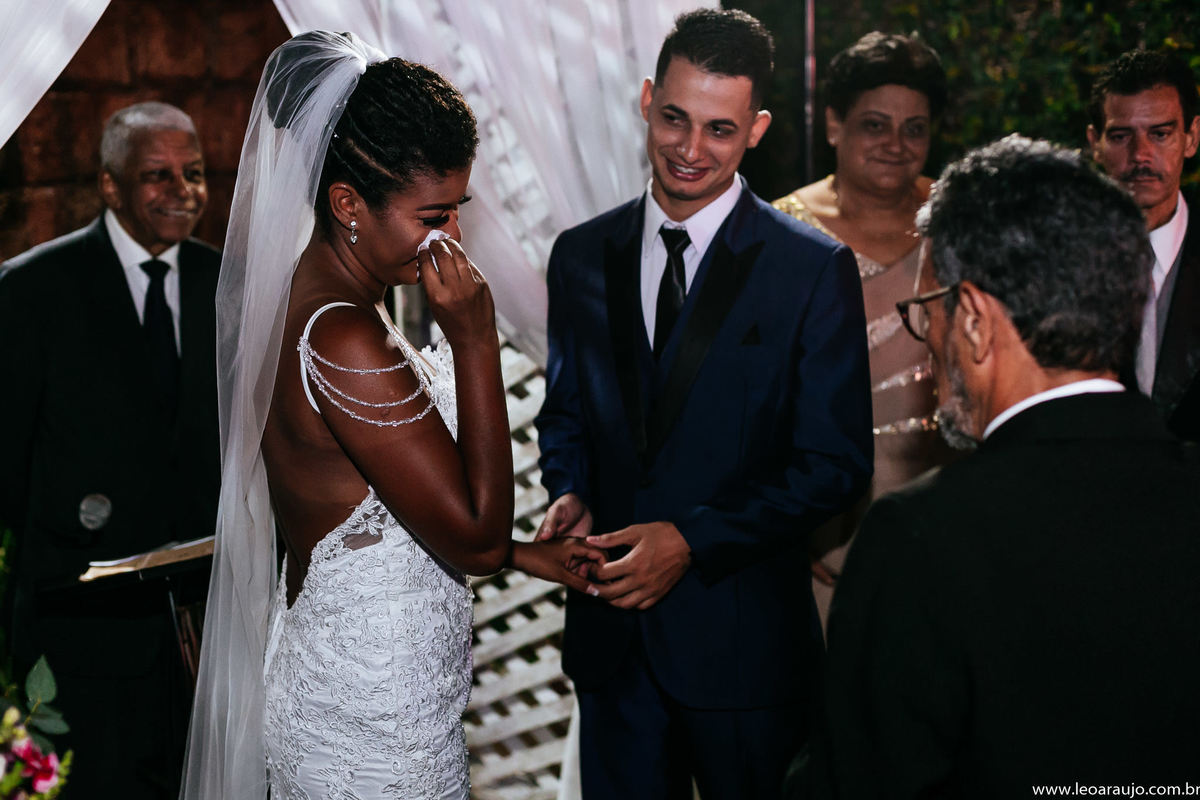 Léo Araújo Fotografia - Fotógrafo de Casamento RJ - Casamento - Fotografia de Casamento RJ - Cerimônia de Casamento - Noiva chorando