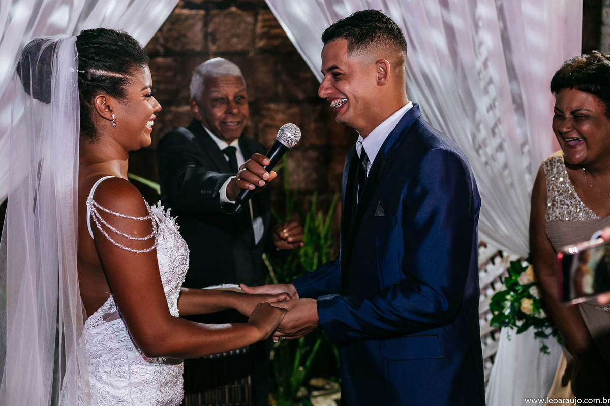 Léo Araújo Fotografia - Fotógrafo de Casamento RJ - Casamento - Fotografia de Casamento RJ - Cerimônia de Casamento - Sorriso dos noivos