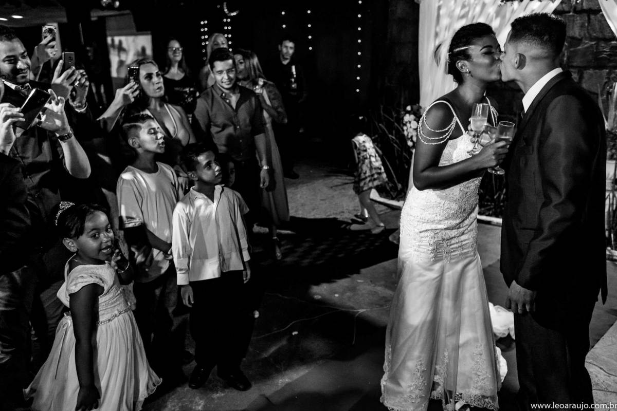 Léo Araújo Fotografia - Fotógrafo de Casamento RJ - Casamento - Fotografia de Casamento RJ - Cerimônia de Casamento - Beijo dos noivos