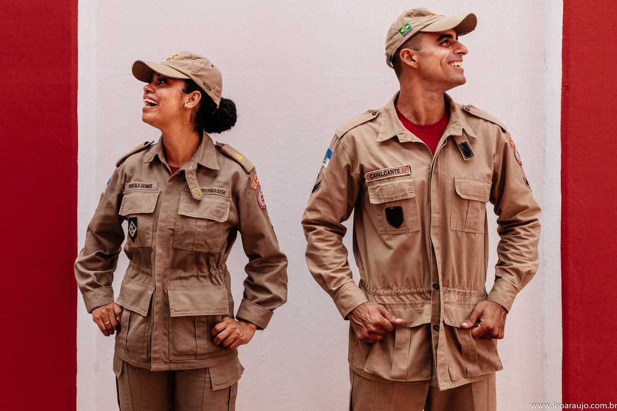 ensaio pré casamento - ensaio na urca - pré wedding - fotografia preto e branco - urca - casal apaixonado - casal bombeiro - bombeiros - cbmerj - casal feliz