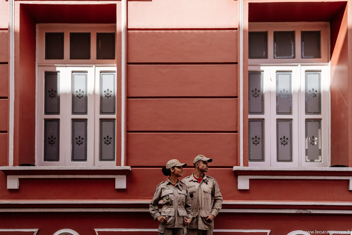 ensaio pré casamento - ensaio na urca - pré wedding - fotografia preto e branco - urca - casal apaixonado - casal bombeiro - bombeiros - cbmerj