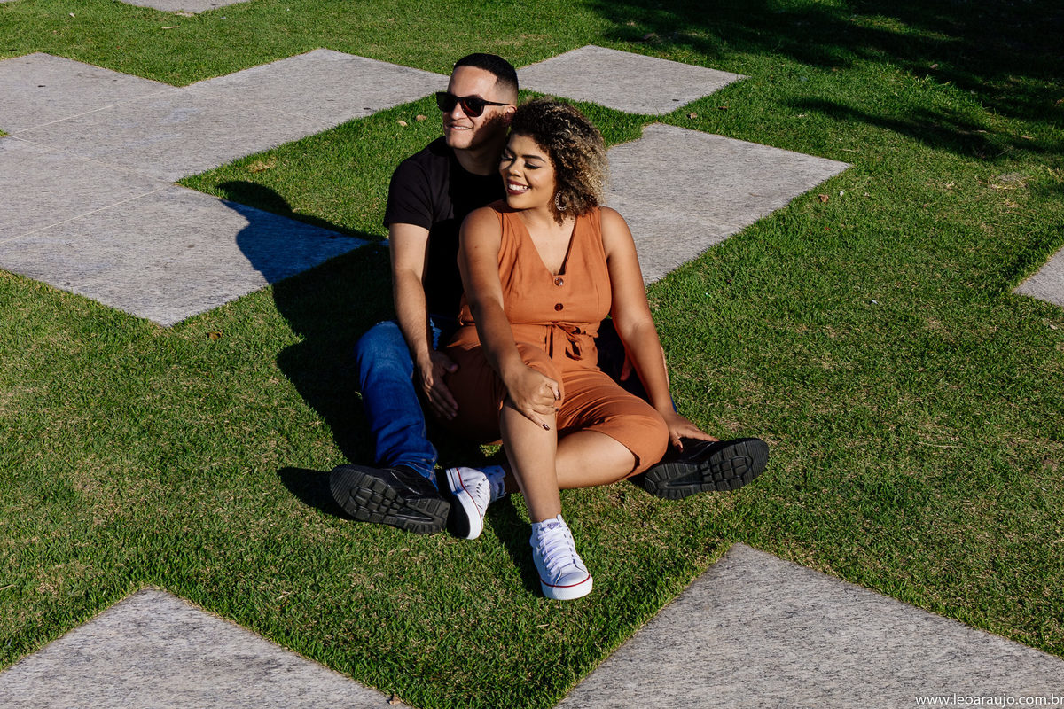 ensaio pré casamento - ensaio na praça mauá - ensaio no boulevard olimpíco - museu do amanhã - préwedding - casal apaixonado - casal feliz