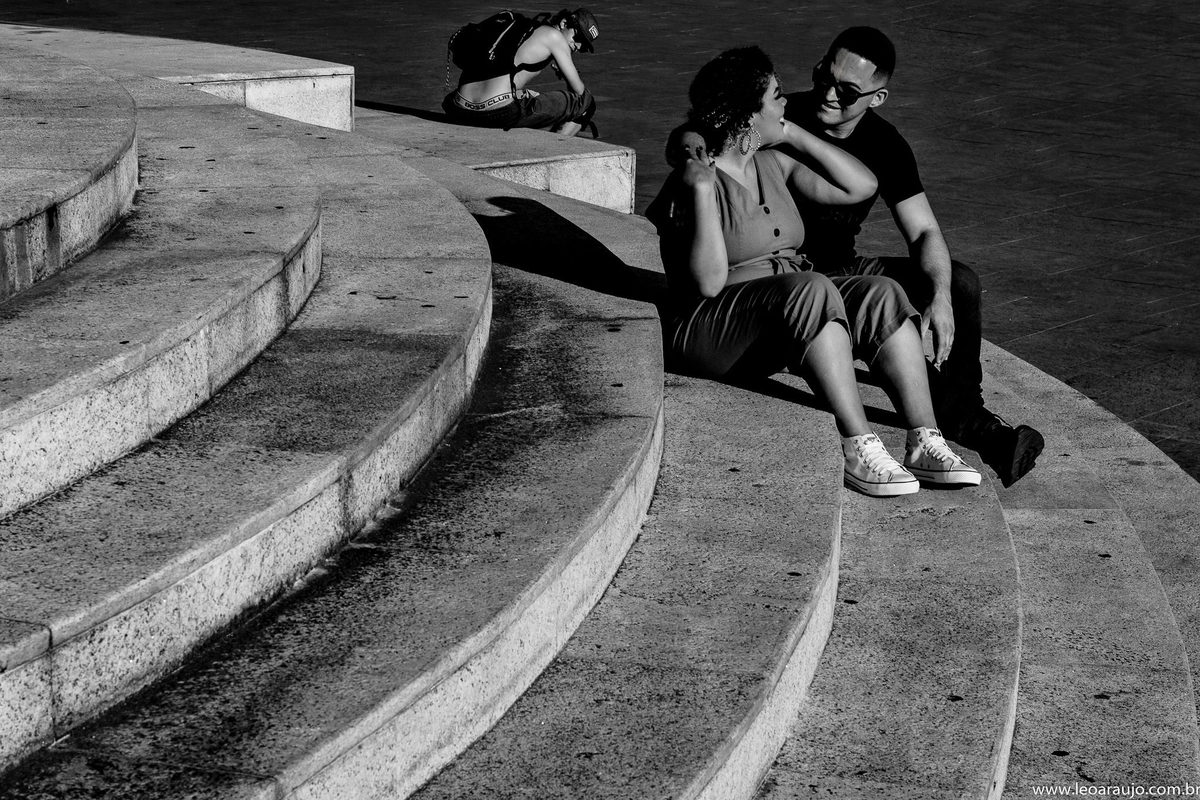 ensaio pré casamento - ensaio na praça mauá - ensaio no boulevard olimpíco - museu do amanhã - préwedding - casal apaixonado - casal feliz - fotografia preto e branco 