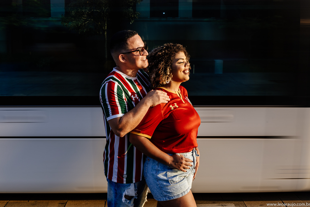 ensaio pré casamento - ensaio na praça mauá - ensaio no boulevard olimpíco - museu do amanhã - préwedding - casal apaixonado - casal feliz - casal tricolor - fluminense - vlt