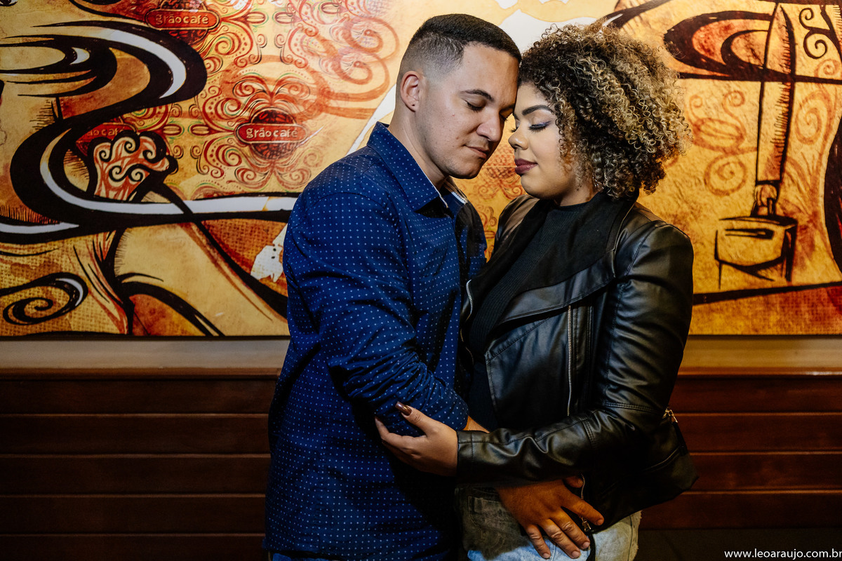 ensaio pré casamento - préwedding - casal apaixonado - grão café - cafeteria - ensaio na cafeteria 