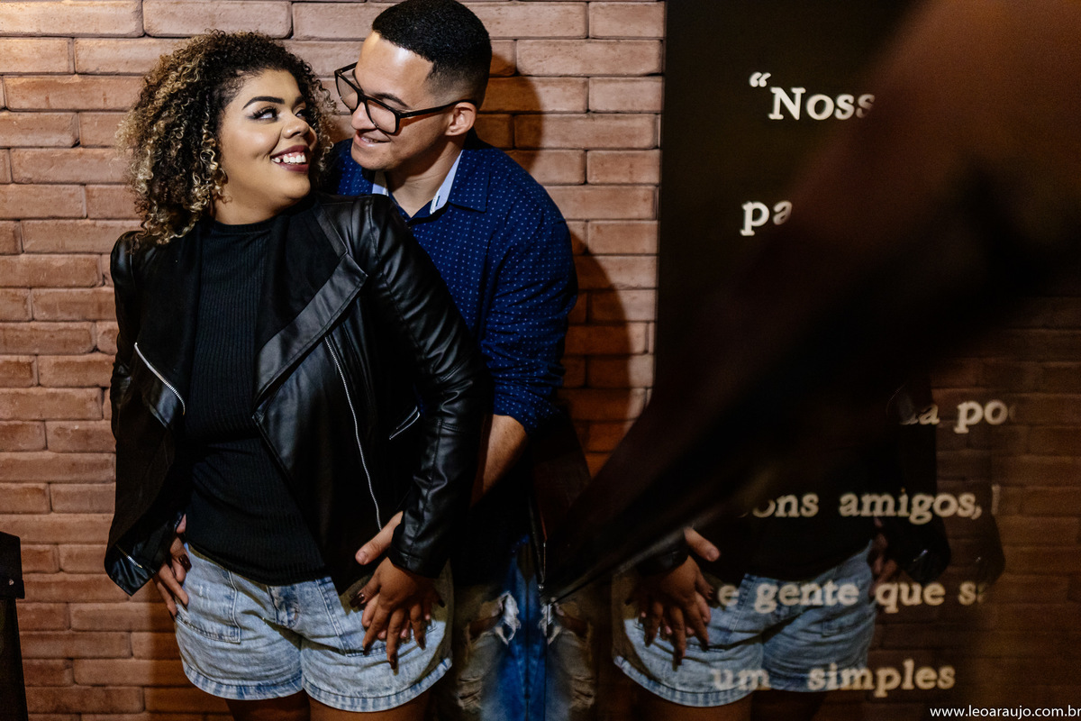 ensaio pré casamento - préwedding - casal apaixonado - grão café - cafeteria - ensaio na cafeteria - casal feliz