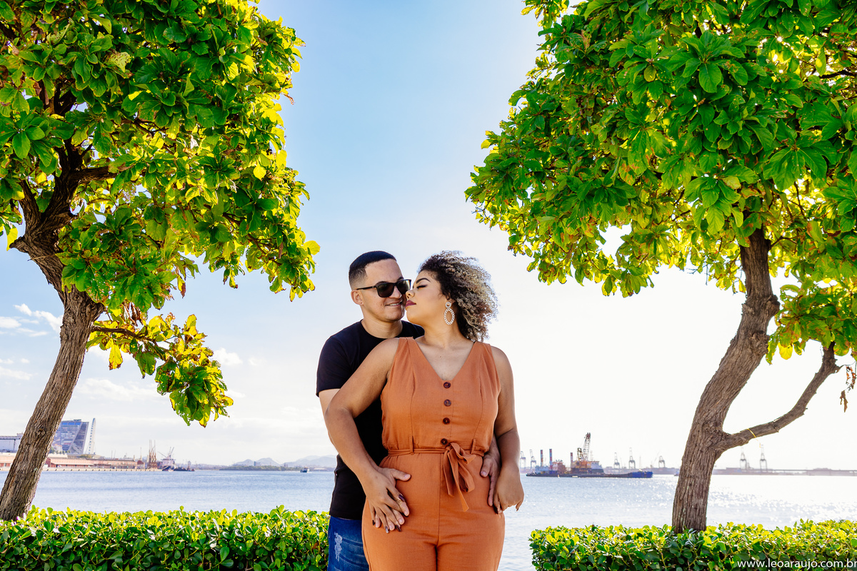 ensaio pré casamento - ensaio na praça mauá - ensaio no boulevard olimpíco - museu do amanhã - préwedding - casal apaixonado - casal feliz