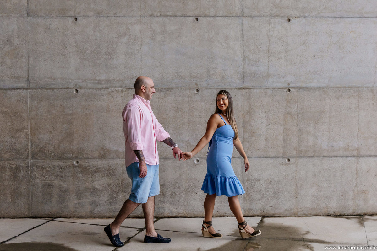 ensaio casal - pré casamento - leoaraujofotógrafo - sessão fotográfica de casal - cidade das artes - ensaio pré casamento - pré wedding - noivos - ensaio fotográfico de casal