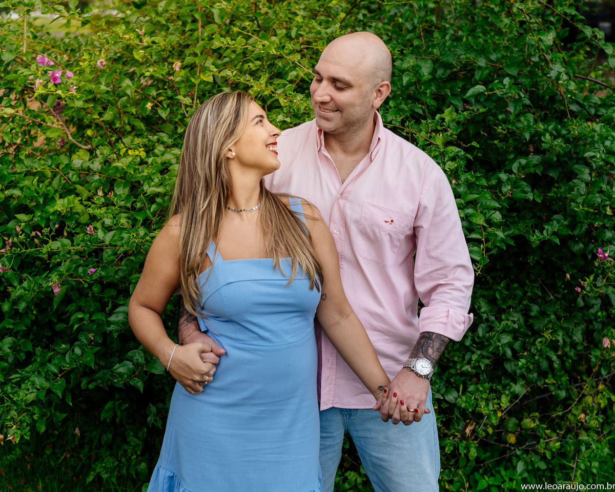 ensaio casal - pré casamento - leoaraujofotógrafo - sessão fotográfica de casal - cidade das artes - ensaio pré casamento - pré wedding - noivos - ensaio fotográfico de casal