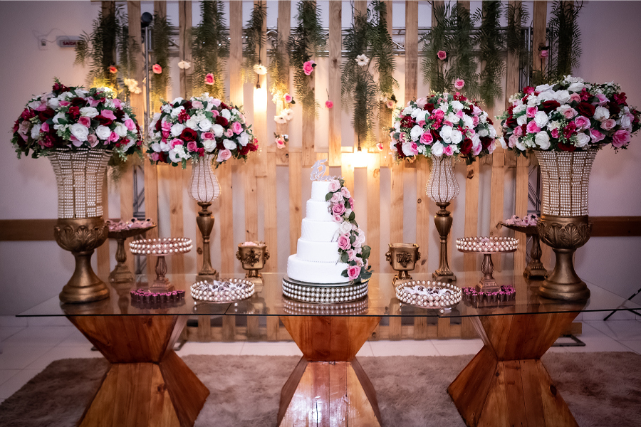 Uma mesa simples e sofisticada,