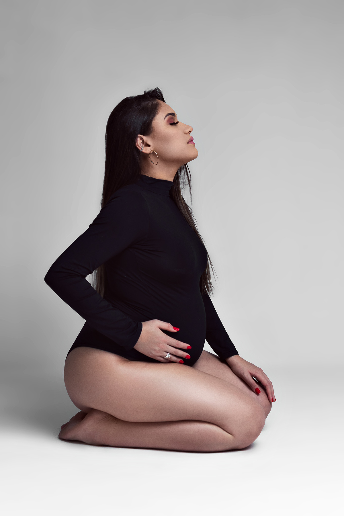 ensaio-gestante-em-estúdio-belo-horizonte-bh-marcos-felipe-fotografia-preto-e-branco