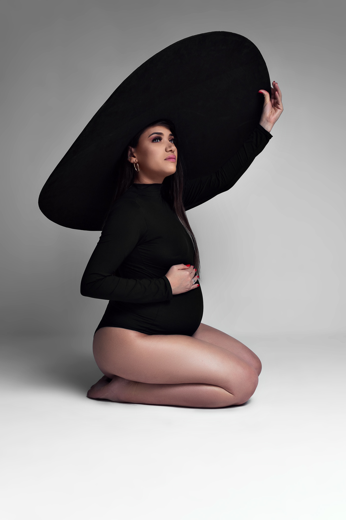 ensaio-gestante-em-estúdio-belo-horizonte-bh-marcos-felipe-fotografia-preto-e-branco