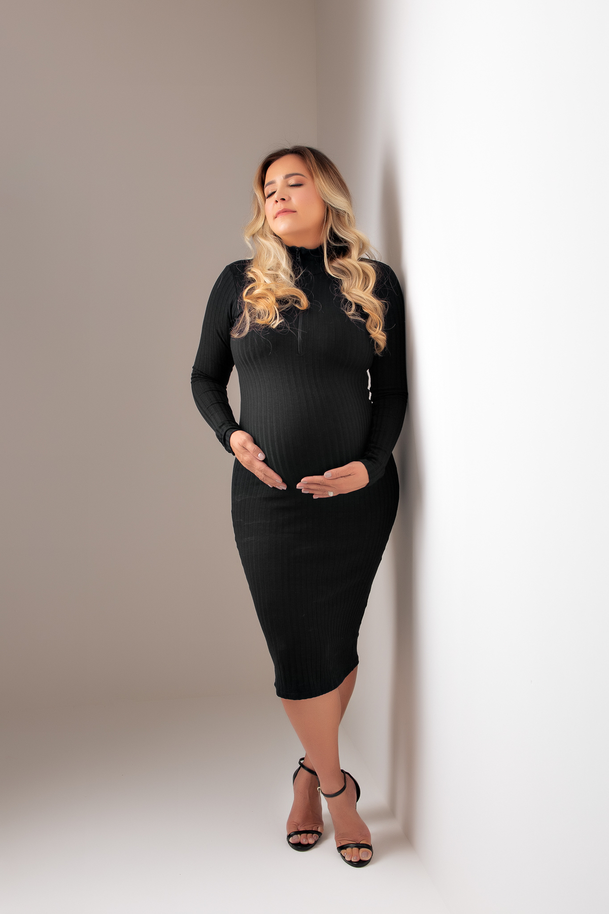 ensaio de gestante em estúdio fotográfico em belo horizonte marcos felipe fotografia