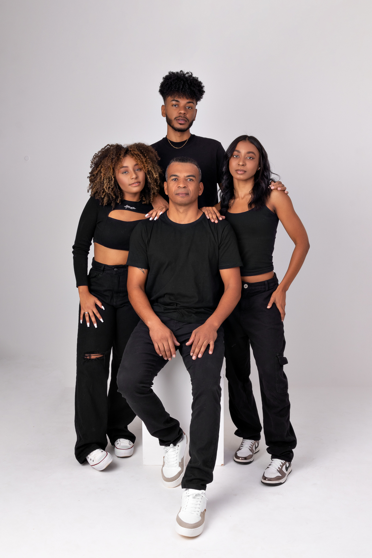 ensaio de família em estúdio preto barreiro belo horizonte casual contagem marcos felipe fotografia