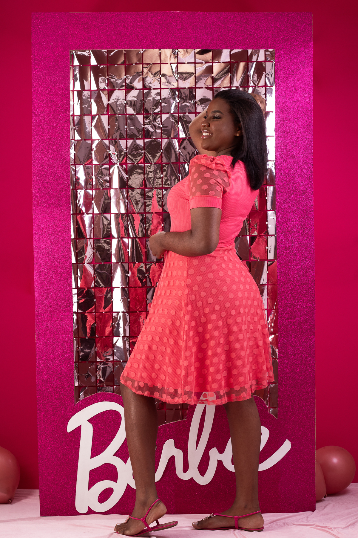 ensaio debutante book 15 anos em estudio rosa jeans morena barbie elegante casual marcos felipe fotografia belo horizonte bh contagem ibirite nova lima