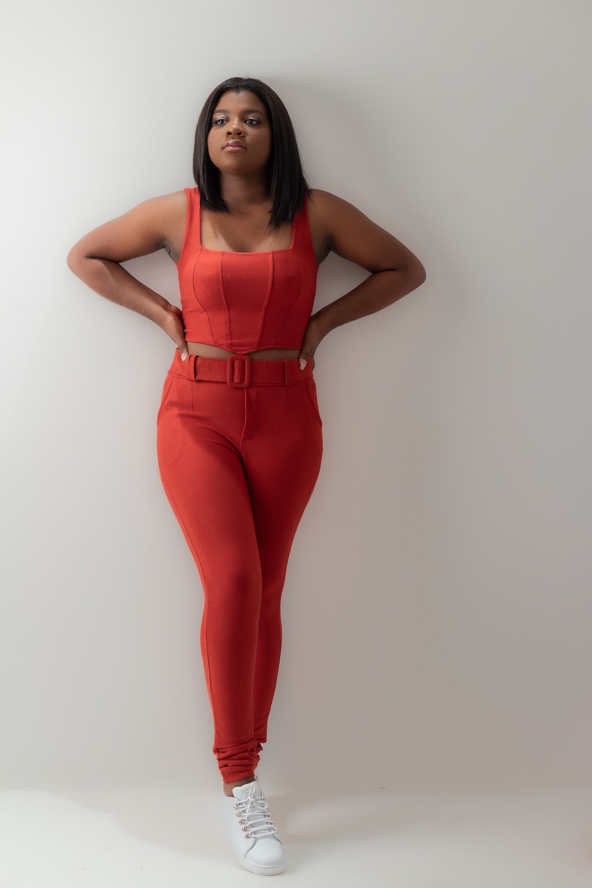 ensaio debutante book 15 anos em estudio rosa jeans morena barbie elegante casual marcos felipe fotografia belo horizonte bh contagem ibirite nova lima