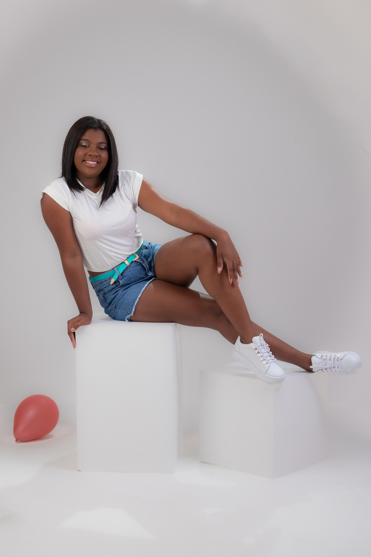 ensaio debutante book 15 anos em estudio rosa jeans morena barbie elegante casual marcos felipe fotografia belo horizonte bh contagem ibirite nova lima